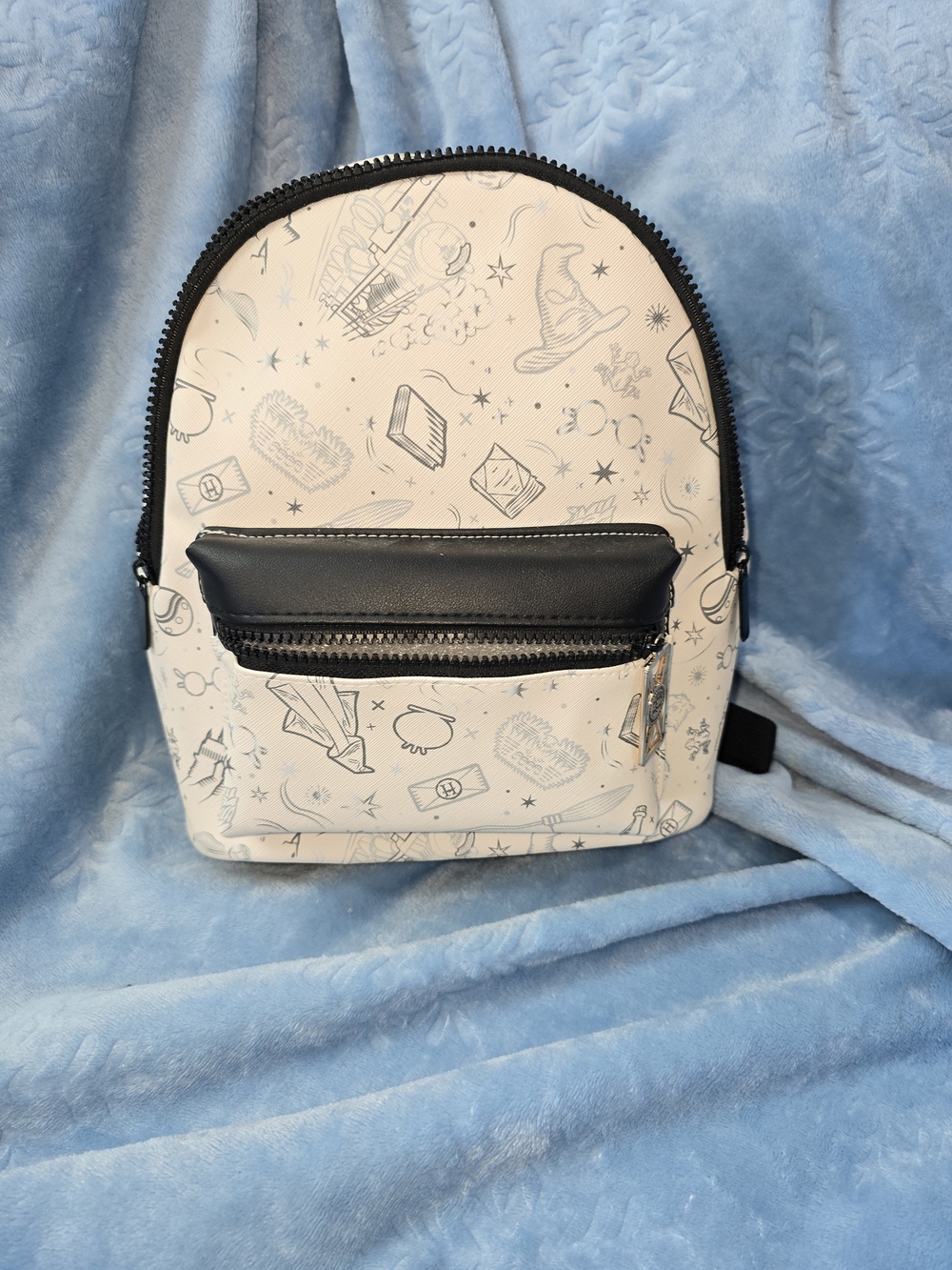 NWT Bioworld Harry Potter Wizarding World Mini Backpack Cream Black